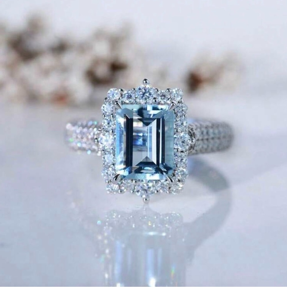 Elegant Silver and Blue Gemstone Ring